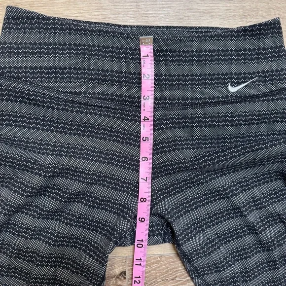 Like New Nike Dri-Fit Black Athletic Leggings Elastic Waist Size Small - Picture 16 of 16